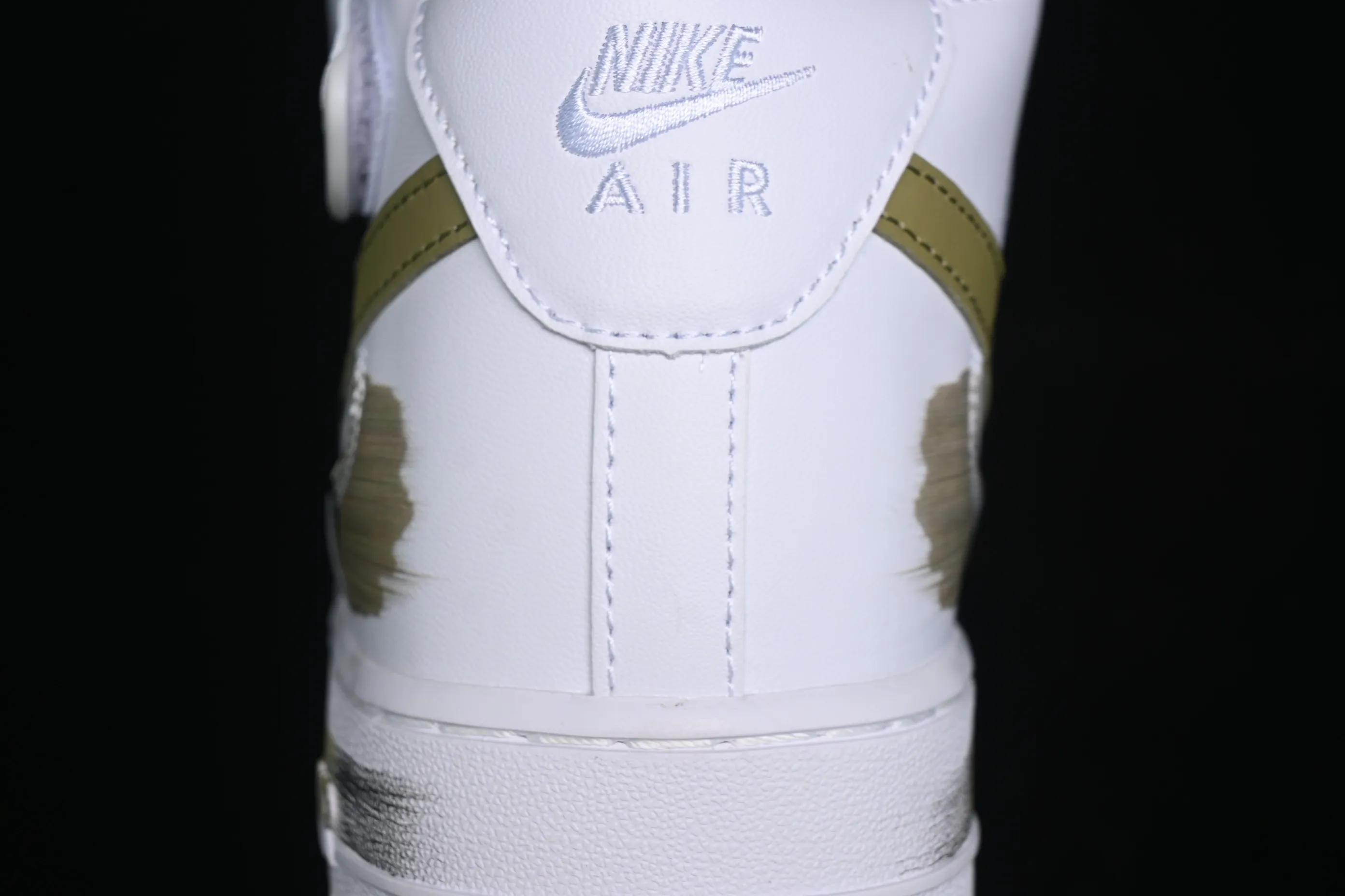 All categories Nk Air Force 1 Air Force series Nk Air Force 1 Mid Air Force mid-top Nk Air Force 1'07 Mid Olive green hand-painted Hand-painted fracture Triple hook shadow Air Force 1 strap mid-top casual sneakers CW2289-111
